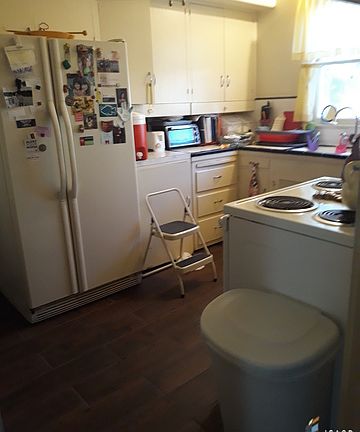 4th image of 235 W 7th St