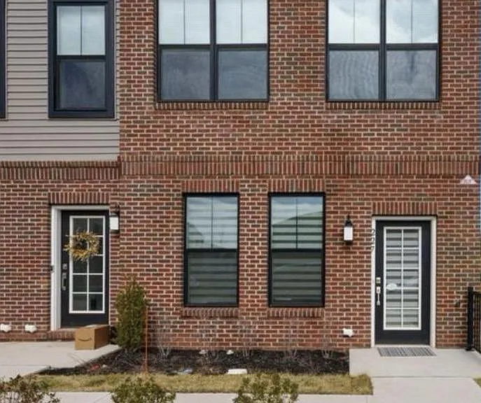 201 Lewis Fisher Dr — Photo 1