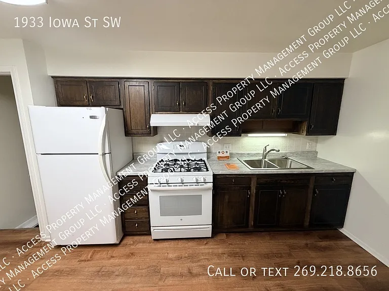 1933 Iowa St SW — Photo 6