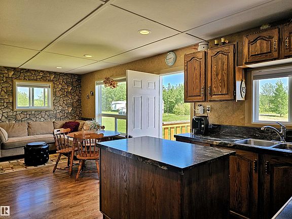 3rd image of 57730 Range Road 30 #106