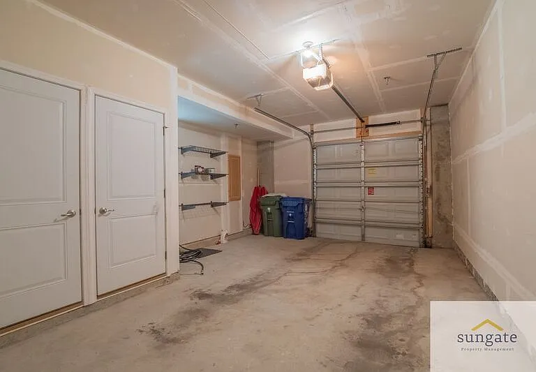 1724 Lantern Mews — Photo 36