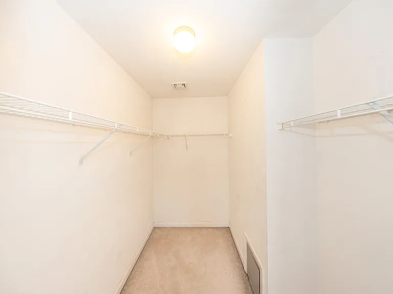 469 Walnut St — Photo 5
