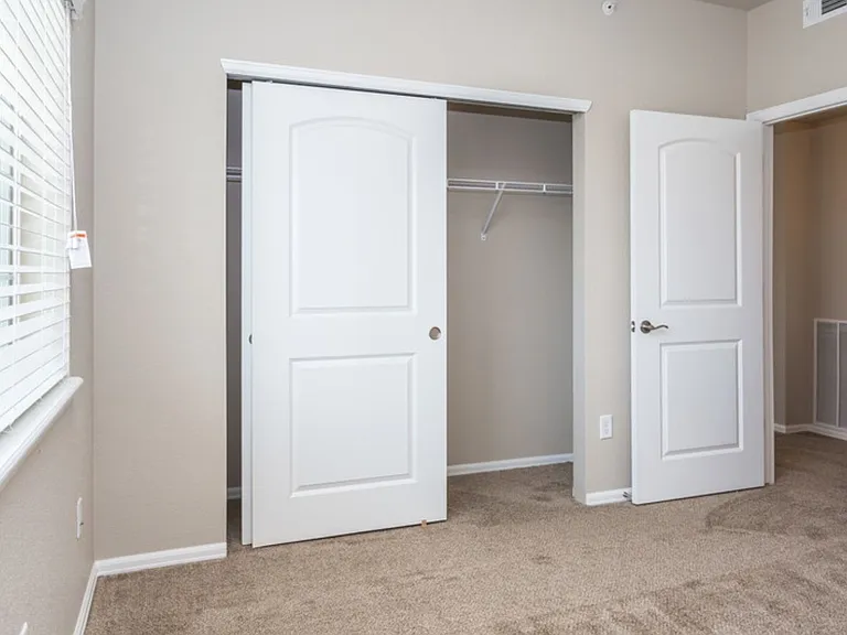 Pelican Bluff Apartments — Photo 18