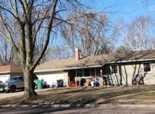 440 8th Ave SW, Wells, MN 56097