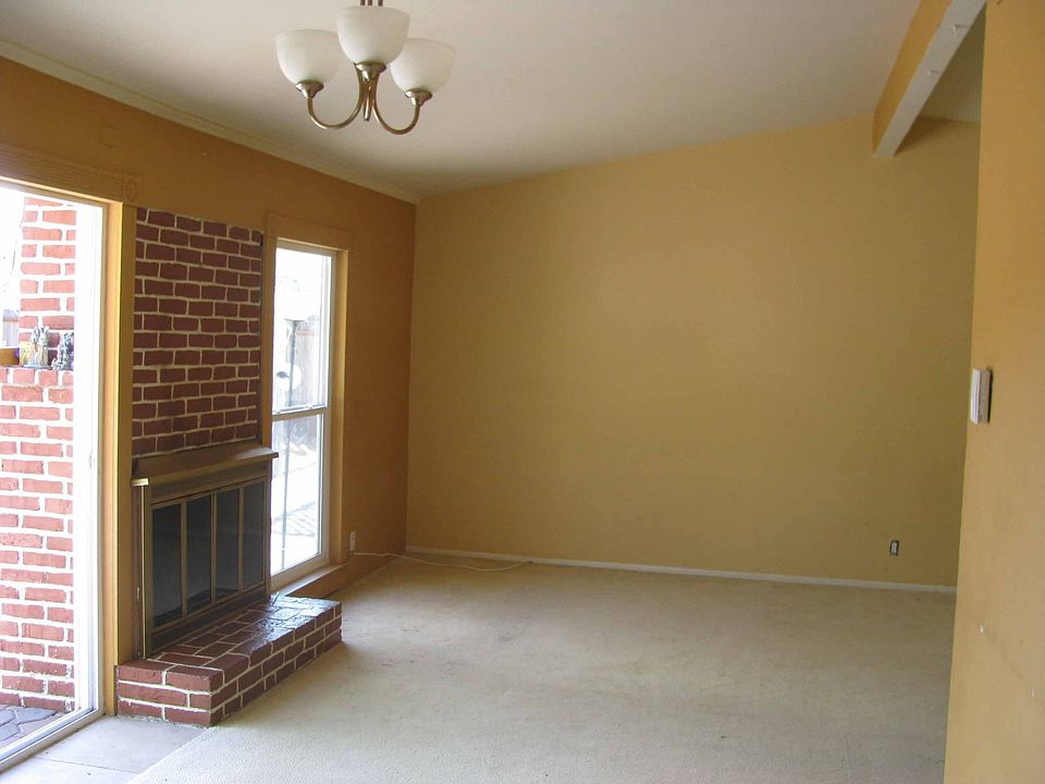 2nd image of 111 Labrea Way