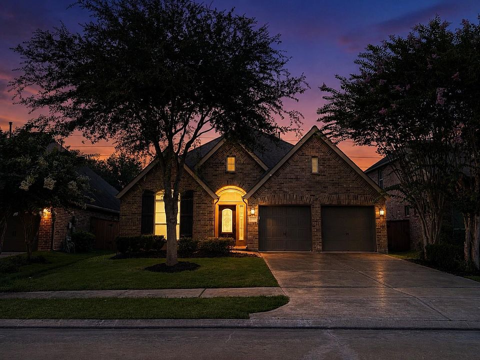 1st image of 17514 Woodfalls Ln