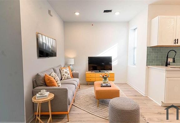 3rd image of 848 N 41st St #3