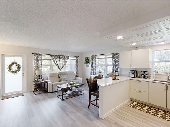 5th image of 341 Markham P #341