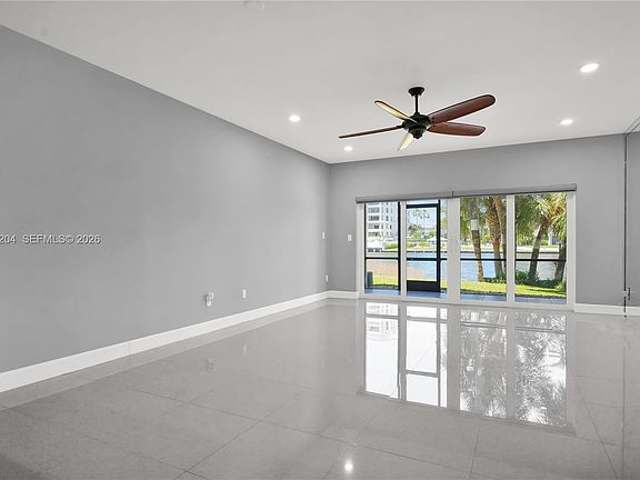 5th image of 1301 N Riverside Dr APT 7