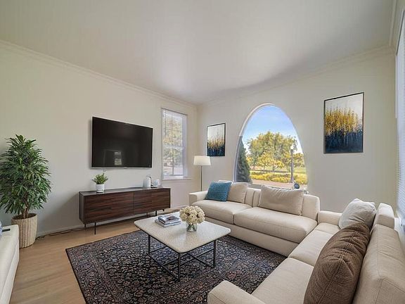 2nd image of 520 Poplar Avenue