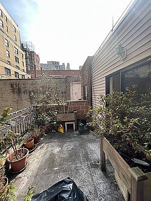 1st image of 255 W 75th St APT 6