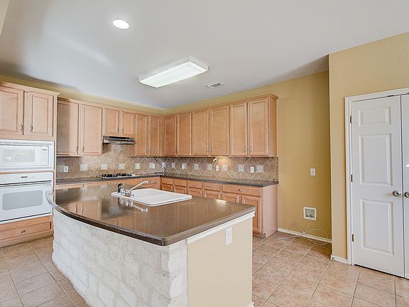 2nd image of 718 Stansted Manor Dr