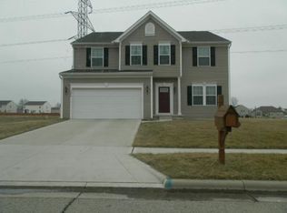 5698 Queen Victoria St, Groveport, OH 43125