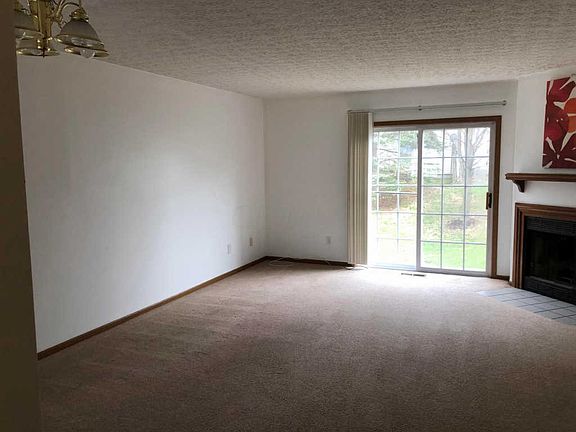 4th image of 216 Macdougall Ln #52D