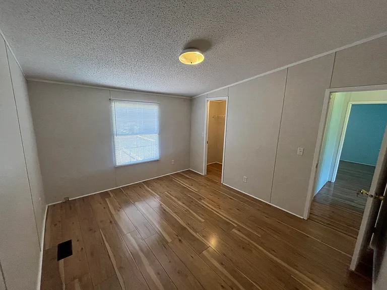 539 Valleybrook Ln — Photo 30