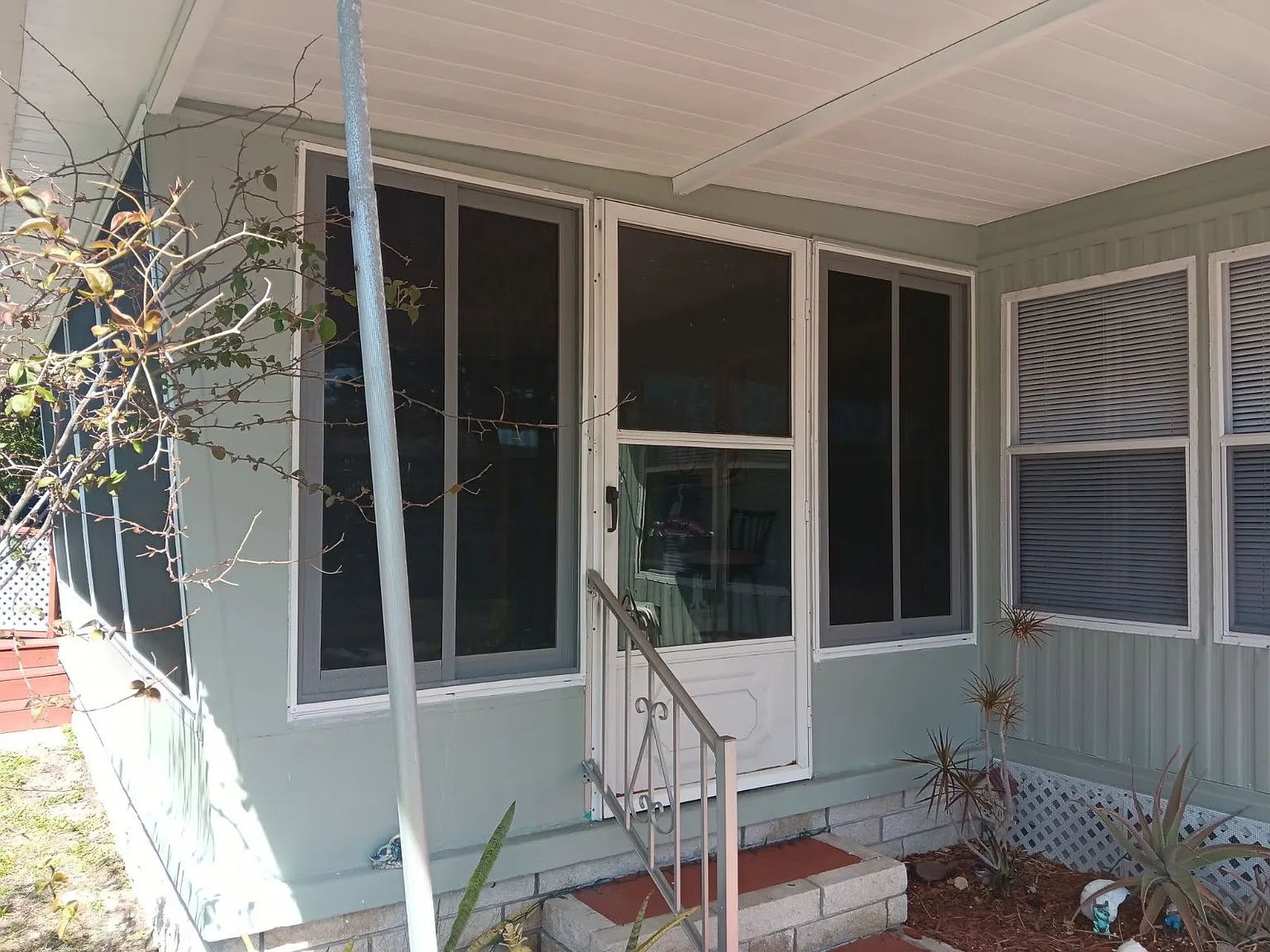2 bed, 750 sqft, $1,400 — Photo 2