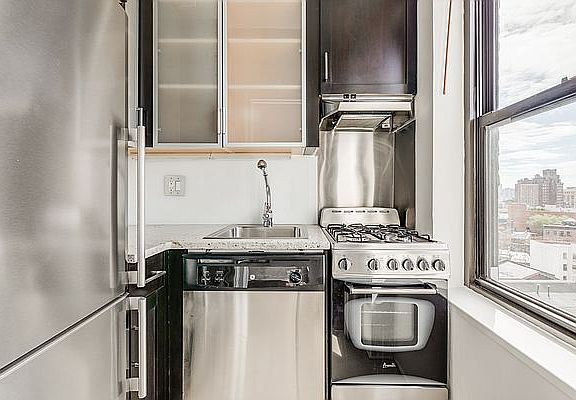 2nd image of 56 7th Ave APT 8G