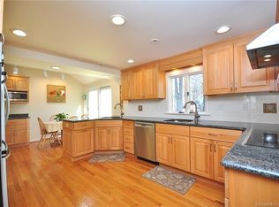42 Seneca Rd, West Hartford, CT 06117