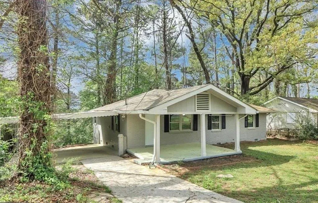 Building Photo - 3711 Daisy Dr