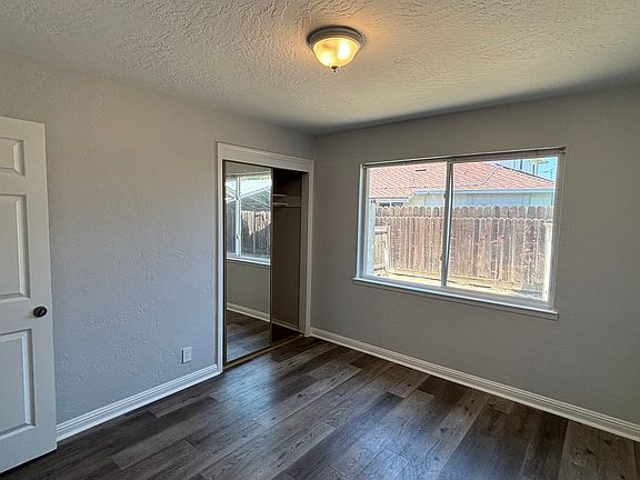 4th image of 3172 San Clemente Ave