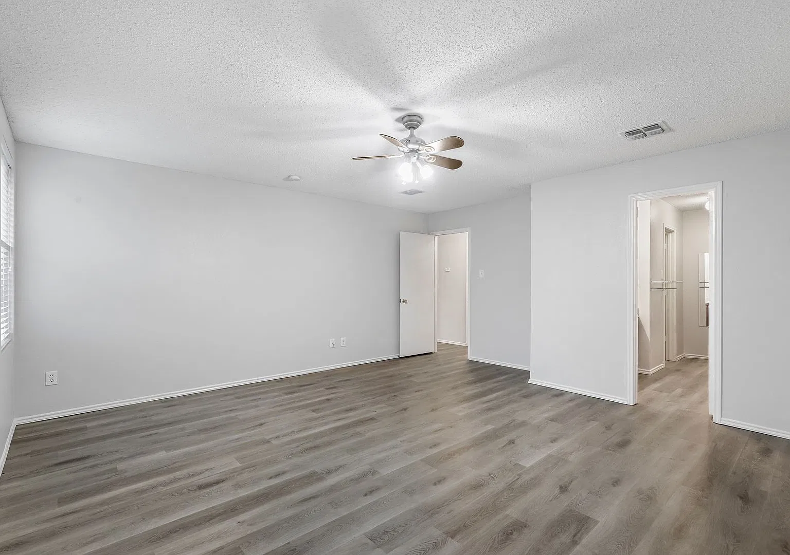Spacious 2-Story Home with 4 Bedrooms & Multiple Living Areas — Photo 4