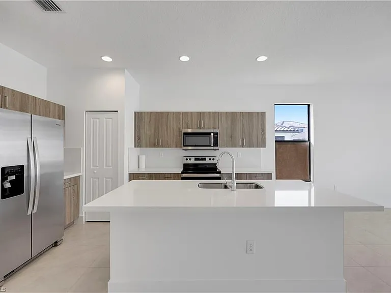5574 Cassidy Ln — Photo 25