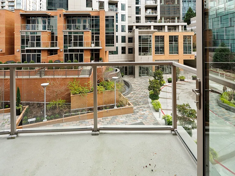 10630 NE 9th Pl #10 — Photo 34