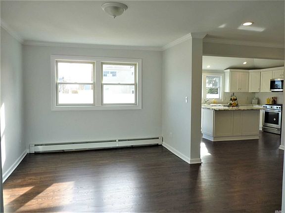 3rd image of 12 Brookwood Dr