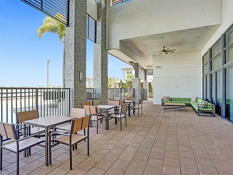 15501 NW 88th Ave — Photo 38