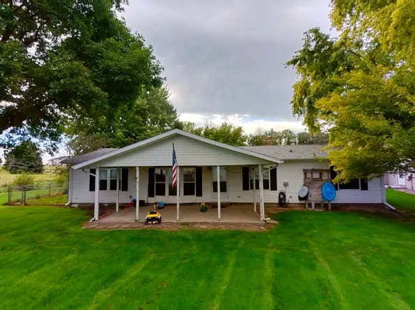 1 N Cove Dr #10, Elwood, NE 68937