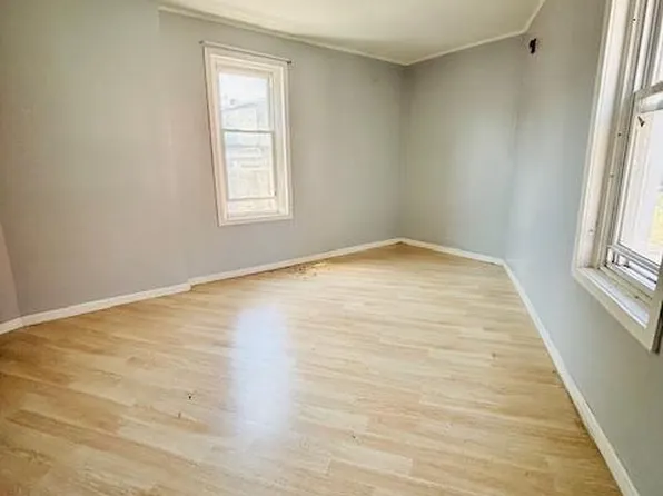 240 W Glenwood Ave, Philadelphia, PA 19140