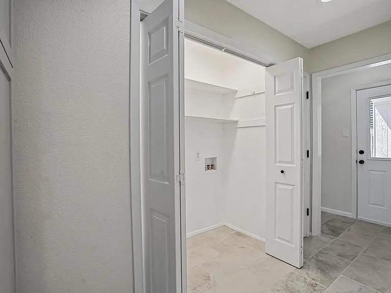 2541 Walsh Ct — Photo 31
