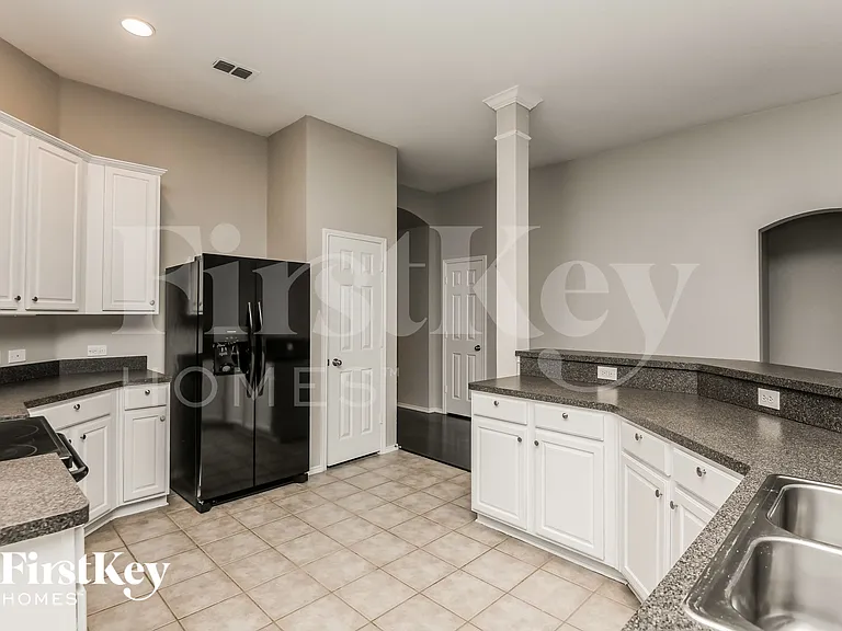 10408 Bradshaw Dr — Photo 7