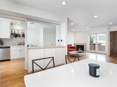 1239 9th St APT 2, Santa Monica, CA, 90401