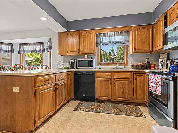 4th image of 3437 Valley Woods Dr