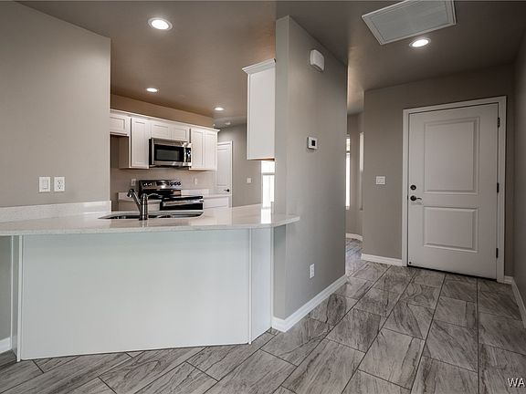 4th image of 2715 E Hearne Lane