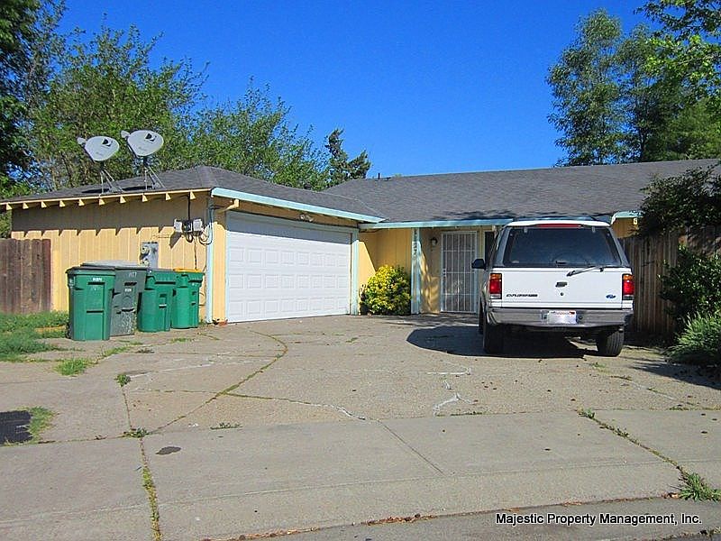 1st image of 1127 Princess Dr