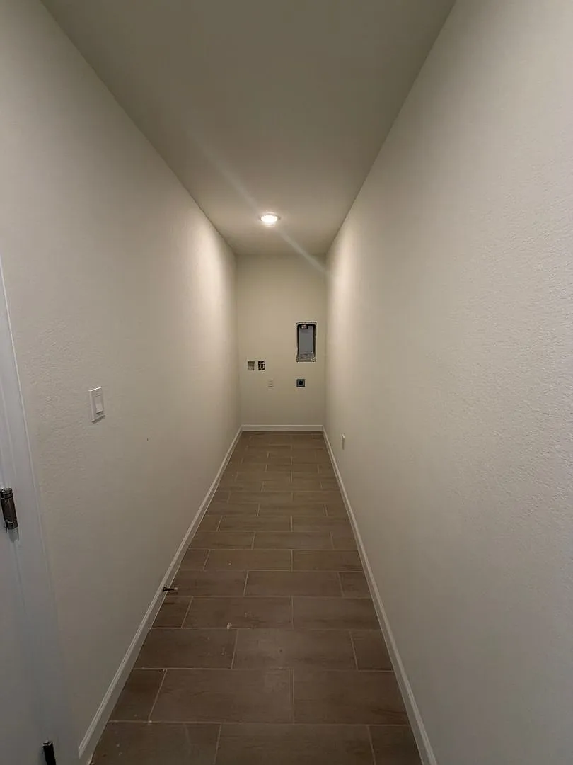 4 bed, 3.0 bath, 1683 sqft, $2,200 — Photo 3