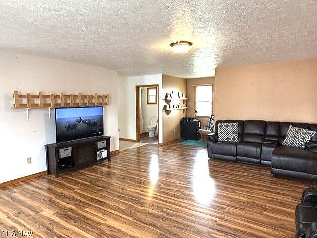 1st image of 4756-4760 N Ridge Rd E