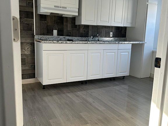 4th image of 1846 E Lehman St