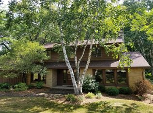 3777 Turnwood Dr, Richfield, WI 53076