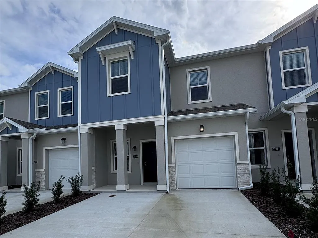 3 bed, 2.5 bath, 1834 sqft, $1,900 — Photo 2