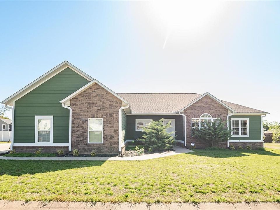 1st image of 378 Golden Ln