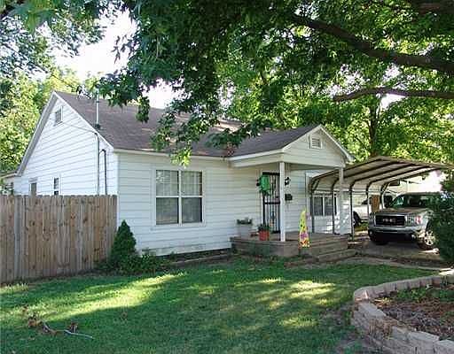 1st image of 108 SE 6th St