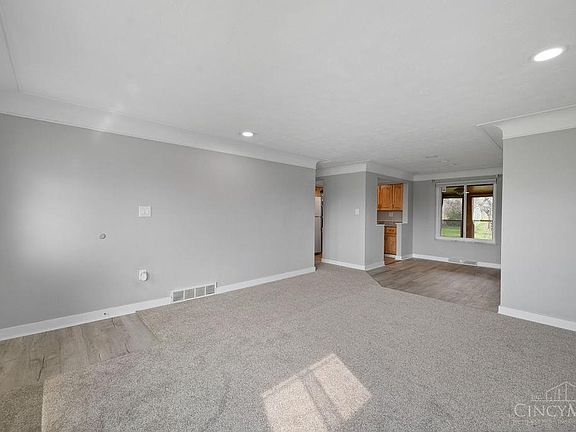 4th image of 986 Western Row Rd