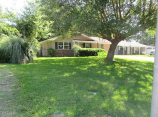 109 Bryant St, Ocean Springs, MS 39564