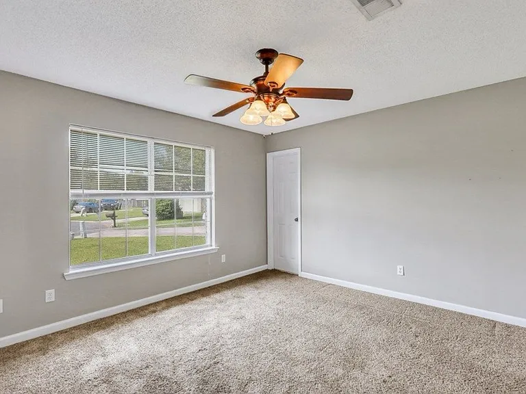 772 Melissa Dr — Photo 14