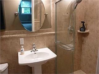 3rd image of 212 Doxbury Ln