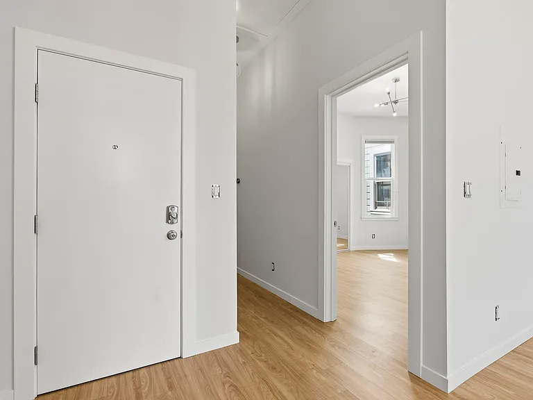 2581 Post St #4 — Photo 5