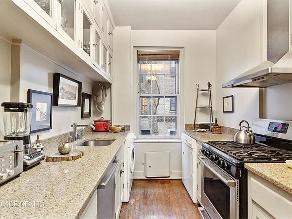 5th image of 3316 81st St #22